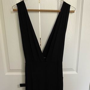 Amazing black dress. Perfect for a night out.